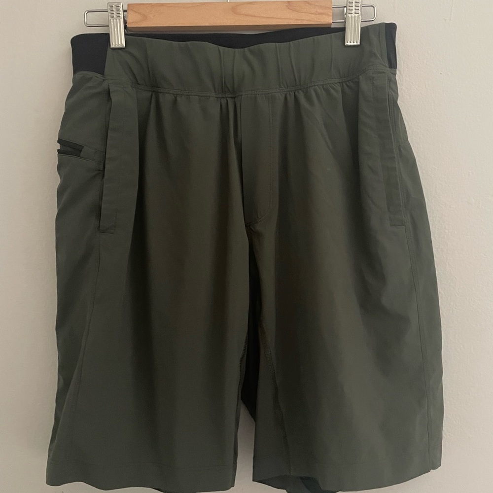 Lululemon Athletic Shorts Dark Green Mens Med